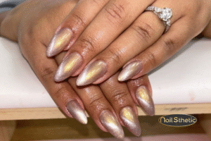 Cat eye nails