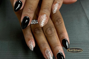 What is Chrome Nails