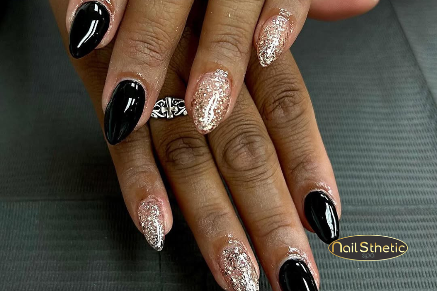 What is Chrome Nails